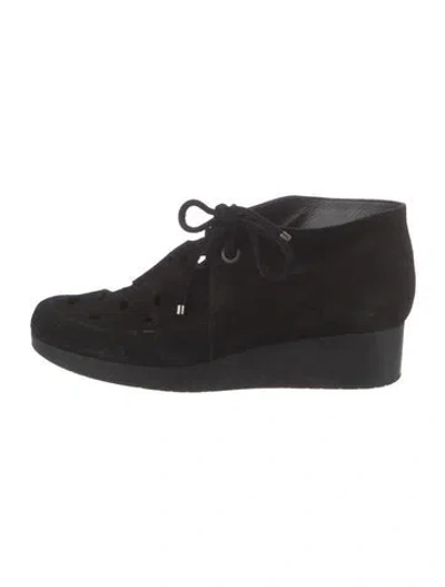 Pre-owned Robert Clergerie Suede Lace-up Boots In Black