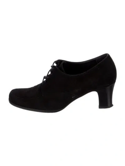 Pre-owned Robert Clergerie Suede Pumps In Black