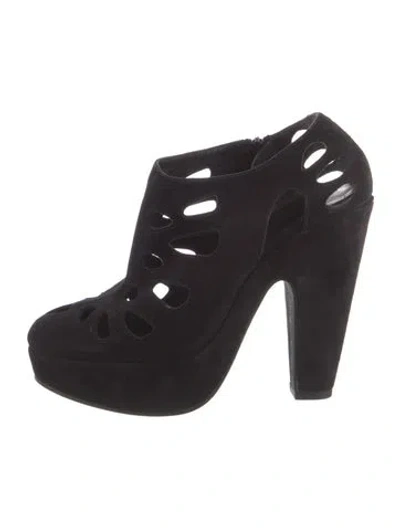 Pre-owned Robert Clergerie Suede Pumps In Black
