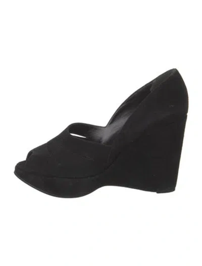 Pre-owned Robert Clergerie Suede Pumps In Black