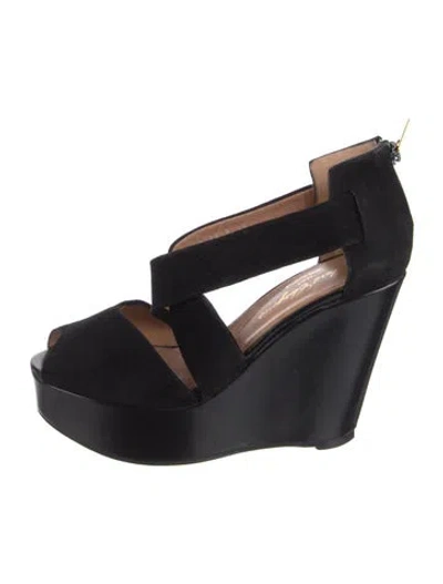 Pre-owned Robert Clergerie Suede Sandals In Black