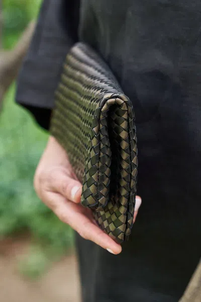 Robert Zur Women's Joyce True Glove Clutch Handbag In Black