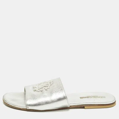 Pre-owned Roberto Cavalli Size 36 Silver Leather Logo Embroidered Flat Slide