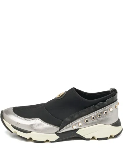 Pre-owned Roberto Cavalli Vintage Crystal-embellished Low-top Sneakers In Black