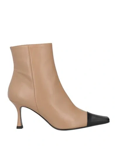 Roberto Festa Woman Ankle Boots Sand Size 8 Calfskin In Beige