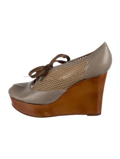 Pre-owned Rochas Leather Animal Print Pumps In Neutral