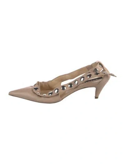 Pre-owned Rochas Leather Studded Accents Pumps In Neutrals
