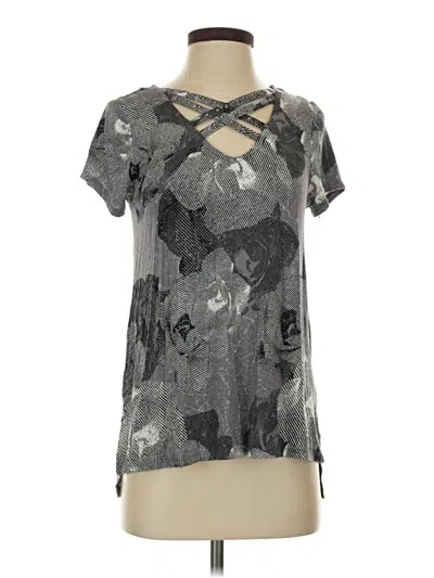 Pre-owned Rock&republic Short Sleeve Top Gray Camo Pattern Keyhole Neckline Tops