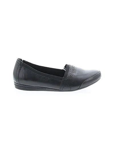 Pre-owned Rockport Flats In Black