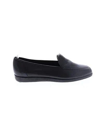 Pre-owned Rockport Flats In Black