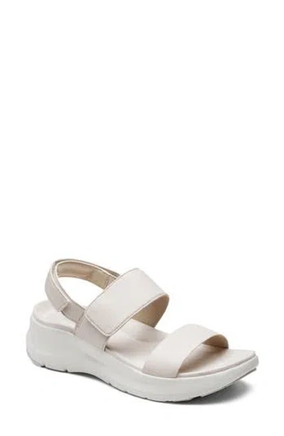 Rockport Qwera Sandal In Ivory Leather