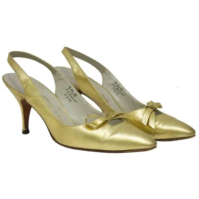 Pre-owned Roger Vivier 1950's  Gold Leather Slingbacks In Brown