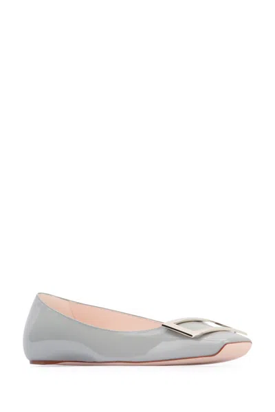 Roger Vivier 10mm Trompette Patent Leather Flats In Grey