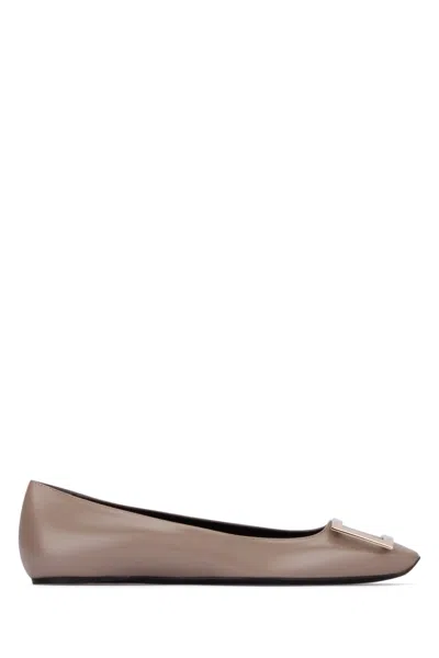 Roger Vivier Beige Trompette Mini Ballerina Flats In Leather In Animal Print