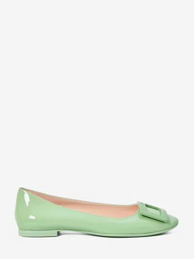 Roger Vivier Round Toe Gommettine Buckle Bow Ballerinas In Green