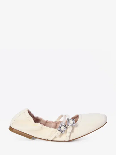 Roger Vivier Elegant Nappa Leather Ballet Flats With Crystal Accents In Bianco