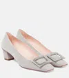 Roger Vivier Belle Vivier 45 Metal Buckle Pumps In Patent Leather In Grey