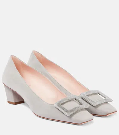 Roger Vivier Belle Vivier 45 Metal Buckle Pumps In Patent Leather In Grey