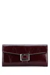 Roger Vivier Belle Vivier Dark Violet Patent Leather Wallet With Chain In Burgundy