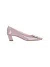 Roger Vivier Belle Vivier 45 Metal Buckle Pumps In Patent Leather In Pink
