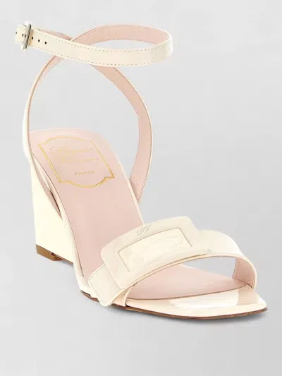 Roger Vivier Belle Vivier 60 Metallic Leather Wedge Sandals In White