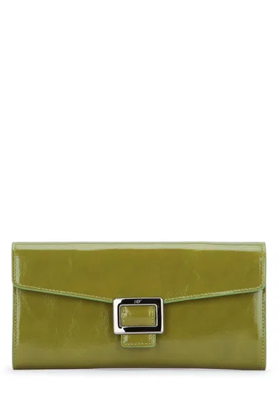 Roger Vivier Belle Vivier Wallet Chain In Green