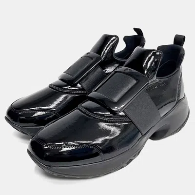 Pre-owned Roger Vivier Black Patent Leather Sneakers