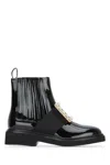 Roger Vivier Black Round Toe Boots In Black