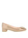 Roger Vivier Glossy Low-heeled Pumps In Neutral