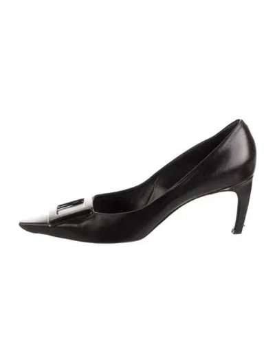 Pre-owned Roger Vivier Embossed Leather Pumps In Black
