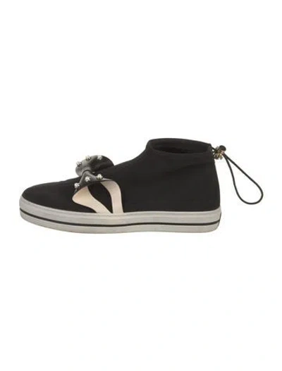 Pre-owned Roger Vivier Faux Pearl Accents Neoprene Sneakers In Black