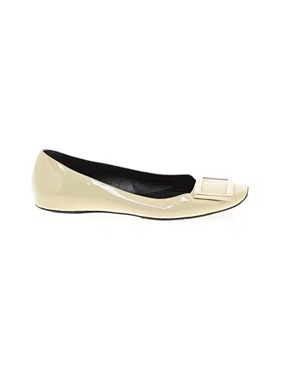 Pre-owned Roger Vivier Flats In Ivory