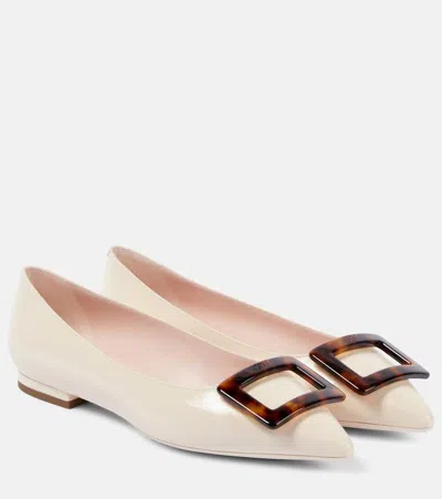 Roger Vivier Gommettine Ball Leather Ballet Flats In Cire