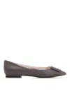 Roger Vivier Gommettine Gray Leather Ballet Flats In Gray