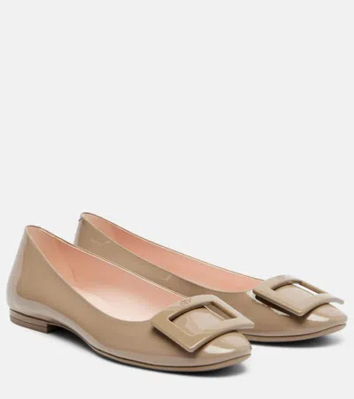 Roger Vivier Gommettine Patent-leather Point-toe Flats In Brown