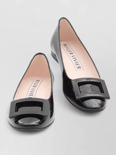 Roger Vivier Gommettine Roundy Patent Leather Ballerinas Shoes In Black