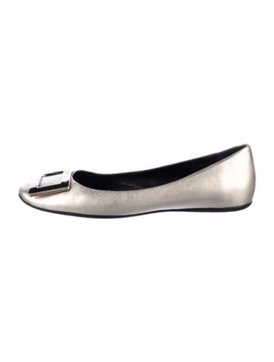 Pre-owned Roger Vivier Leather Ballet Flats In Gold
