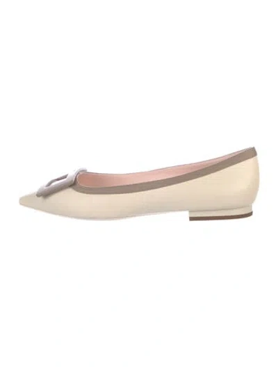 Pre-owned Roger Vivier Leather Ballet Flats In Neutral