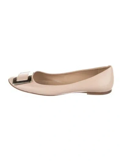 Pre-owned Roger Vivier Leather Ballet Flats In Neutral