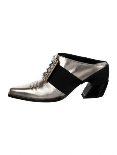 Pre-owned Roger Vivier Leather Crystal Embellishments Mules In Gold/metallic