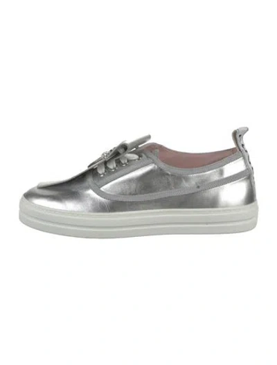 Pre-owned Roger Vivier Leather Crystal Embellishments Sneakers In Silver