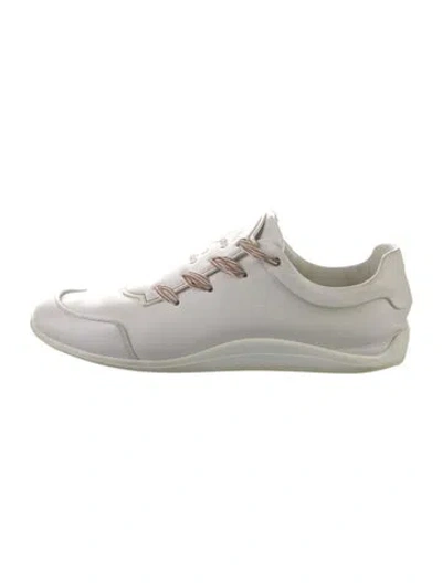 Pre-owned Roger Vivier Leather Crystal Embellishments Sneakers In White