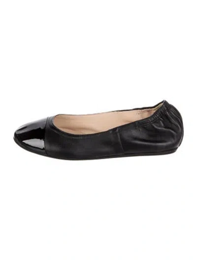 Pre-owned Roger Vivier Leather Flats In Black