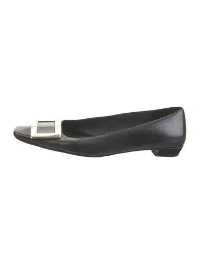 Pre-owned Roger Vivier Leather Flats In Black