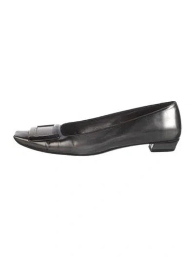 Pre-owned Roger Vivier Leather Flats In Black