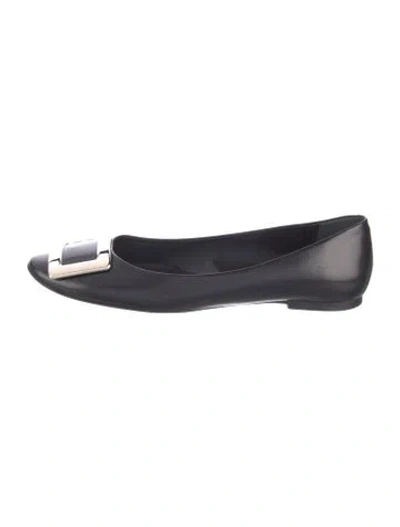 Pre-owned Roger Vivier Leather Flats In Black