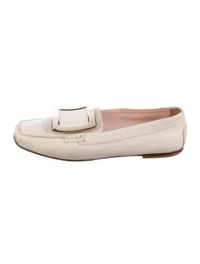 Pre-owned Roger Vivier Leather Loafers In Neutral