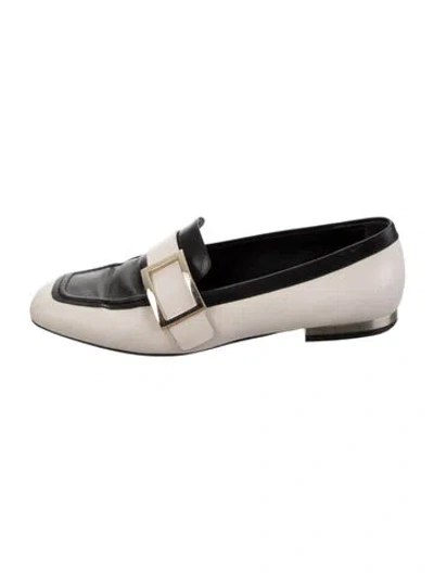 Pre-owned Roger Vivier Leather Loafers In Neutral