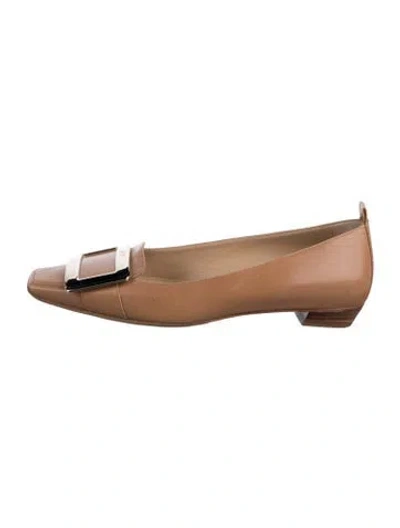 Pre-owned Roger Vivier Leather Loafers In Neutrals