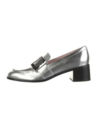 Pre-owned Roger Vivier Leather Pumps In Silver
